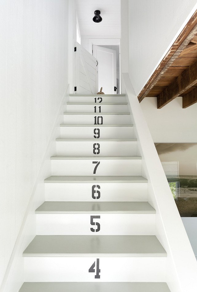 Staircase-with-Numbered-Steps.-Staircase-accentuated-with-painted-numbers-with-stencils.-NumberedSteps-Stairs-Stencils-Jenny-Wolf-Interiors